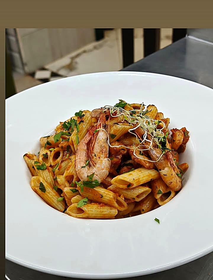 Penne aux fruits de mer et crevettes